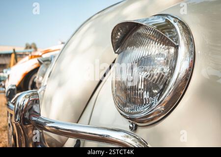 1970 Volkswagen Fusca Käfer 1300 auf Ausstellung beim dritten Tag des städtischen Antiken-Autos in Londrina, Brasilien. Stockfoto