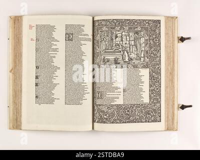 The Kelmscott Chaucer - die Werke von Geoffrey Chaucer, jetzt neu eingeprägt, 1896, mit 87 Holzschnitt-Illustrationen, gebunden in voll weißem Schweinefell. Entworfen von William Morris, illustriert von Sir Edward Burne-Jones und veröffentlicht von Kelmscott Press. Zu den bekanntesten Beitragenden zählen Douglas Cockerell, TJ Cobden-Sanderson und Sir Emery Walker. Stockfoto