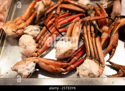 Krabben-Tentakel werden auf dem Markt verkauft Stockfoto