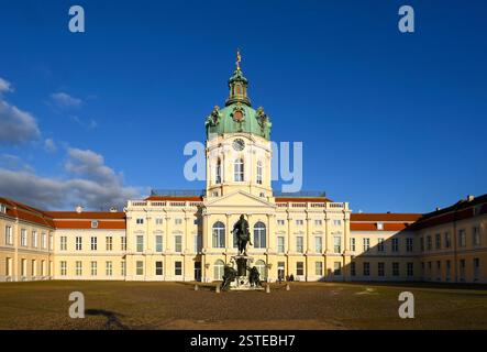 Fassade von Schloss Charlottenburg oder Schloss charlottenburg in Berlin, Deutschland Stockfoto
