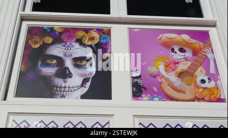 Die Ausstellung vor einer Emma's Cantina, mexikanisches Restaurant im alten Hafen von Puerto del carmen, Lanzarote Stockfoto