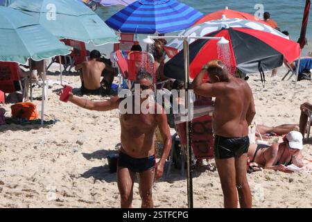 18. Februar 2025, Rio de Janeiro, Rio de Janeiro, Brasilien: Rio de janeiro(rj), 18.02.2025-climatempo/verao/calor/rj- die Stadt rio de janeiro brach am dienstag, 18. februar, einen Wärmeregel von 44Ã‚Â und aktivierte zum ersten Mal Stufe 4 des Hitzeprotokolls in der Stadt, seit 2023 erreichte die Temperatur 42 Grad und ein Gefühl von 60Ã‚Â°C, in den Bildern von rio de janeiro im Süden der iéro Zone. (Foto: JosÃƒ © Lucena/Thenews2/Zumapress) (Foto: © Jose Lucena/TheNEWS2 via ZUMA Press Wire) NUR REDAKTIONELLE VERWENDUNG! Nicht für kommerzielle Zwecke Stockfoto