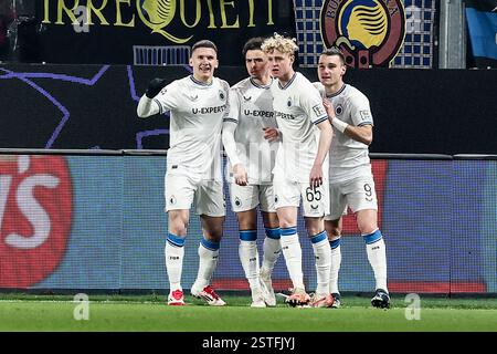 Bergamo, Italien. Februar 2025. Der Club Chemsdine Talbi feiert am Dienstag, den 18. Februar 2025, in Bergamo, Italien, ein Fußballspiel zwischen dem italienischen Atalanta BC Bergamo und dem belgischen Club Brugge KV, das Rückspiel der Knockout-Phase der UEFA Champions League. BELGA FOTO BRUNO FAHY Credit: Belga News Agency/Alamy Live News Stockfoto