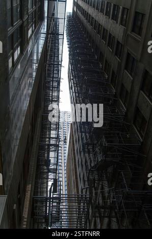 Chicago, Illinois, USA; charakteristische Evakuierungstreppe außerhalb des Gebäudes; charakteristische Evakuierungstreppe außerhalb des Gebäudes Stockfoto