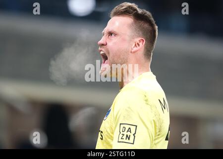 Bergamo, Italien. Februar 2025. Jubel von Simon Mignolet vom Club Brugge VK während des Play-off-Fußballspiels der UEFA Champions League 2024/2025 zwischen Atalanta BC und Club Brugge VK im Gewiss-Stadion am 18. Februar 2025 in Bergamo, Italien. Quelle: Unabhängige Fotoagentur/Alamy Live News Stockfoto