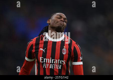 Mailand, Italien. Februar 2025. Rafael Leao vom AC Milan reagiert auf das Spiel der UEFA Champions League, Play Off 2nd Leg bei Giuseppe Meazza, Mailand. Der Bildnachweis sollte lauten: Jonathan Moscrop/Sportimage Credit: Sportimage Ltd/Alamy Live News Stockfoto