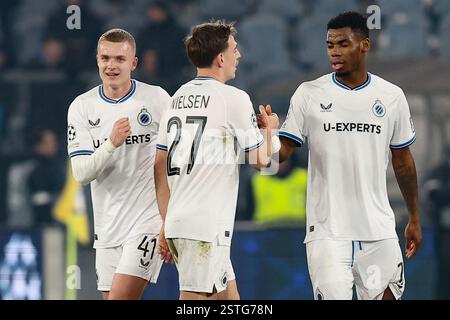 Bergamo, Italien. Februar 2025. Die Spieler des Clubs feiern am Dienstag, den 18. Februar 2025 in Bergamo, Italien, nach einem Fußballspiel zwischen dem Italiener Atalanta BC Bergamo und dem Belgischen Club Brugge KV, das Rückspiel der Knockout-Phase der UEFA Champions League. BELGA FOTO BRUNO FAHY Credit: Belga News Agency/Alamy Live News Stockfoto
