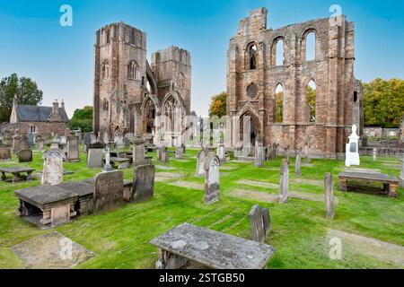 Elgin, Großbritannien - 12. Oktober 2008: Blick auf die historische Kathedrale von Elgin in Schottland, Großbritannien Stockfoto