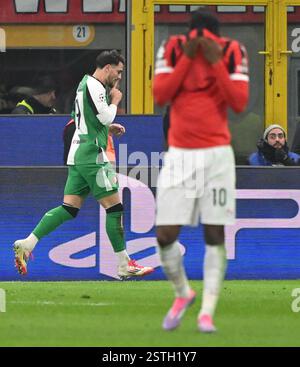 Mailand, Italien. Februar 2025. Julian Carranza (L) aus Feyenoord feiert sein Tor während des Play-off-Spiels zwischen dem AC Milan und Feyenoord in Mailand am 18. Februar 2025. Quelle: Alberto Lingria/Xinhua/Alamy Live News Stockfoto
