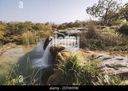 Kleiner Wasserfall mit langer Exposition, Oman, Asien Stockfoto
