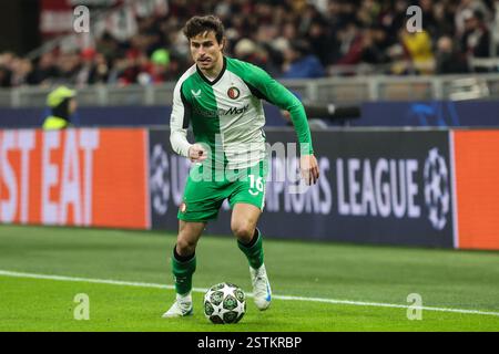Mailand, Italien. Februar 2025. Hugo Bueno Feyenoord während des Spiels AC Milan vs Feyenoord Knockout Phase Play-offs 2. Leg Champions League - Mailand 18. februar 2025 Credit: Kines Milano/Alamy Live News Stockfoto