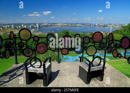Cardiff Bay ab Paget Park, Penarth, Vale of Glamorgan, Südwales. Stockfoto
