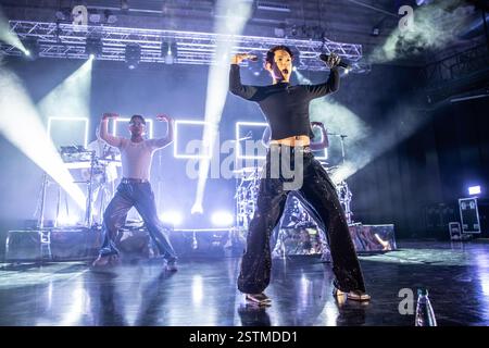 Mailand Italien. februar 2025. Der venezolanisch-schwedische Sänger und Schauspieler Omar Josué González, bekannt als OMAR RUDBERG, tritt live auf der Bühne in Alcatraz während der „Every Night Fantasy Tour“ auf. Stockfoto