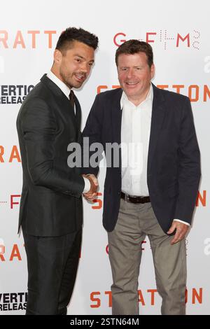 Der Schauspieler Dominic Cooper und Regisseur Simon West nehmen am Dienstag, den 29. August 2017, an der britischen Premiere von „STRATTON“ im GUE West End, Leicester Square, London, ENGLAND Teil Stockfoto