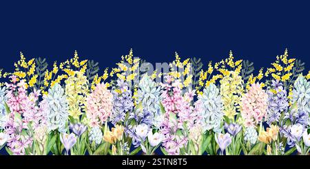 Ein nahtloser Rand aus Frühlingsblumen. Hyazinthen, Krokusse und Mimosen sind handbemalt mit Aquarell auf blauem Hintergrund. Die Illustration eignet sich für die Gestaltung von Karten, Verpackungen und Textilien Stockfoto