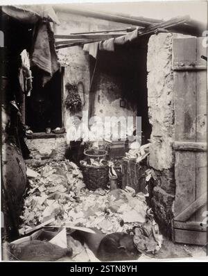 Fotografie von Eugène Atget, aufgenommen 1913, Teil seiner laufenden Dokumentation von Paris, in der Stadtszenen und architektonische Details aus dem frühen 20. Jahrhundert festgehalten werden. Stockfoto