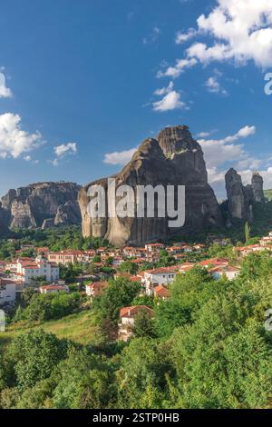 Kastraki Dorf in den Bergen von Meteora, Griechenland Stockfoto