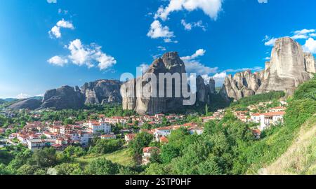 Kastraki Dorf in den Bergen von Meteora, Griechenland Stockfoto