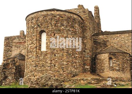 Ciutadella of Roses (Renaissance 16. Jahrhundert) Innenraum. Mittelalterliche Siedlung mit dem Kloster Santa Maria de Roses (11.-13. Jahrhundert). Alt Empordà, Giron Stockfoto