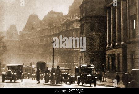 1926: Hyde Park Corner, London, eines der ersten experimentellen Verkehrskurven. Stockfoto