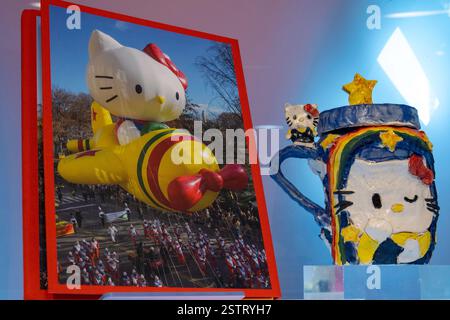 Souvenirladen im Museum of Arts and Design in Columbus Circle, NYC. USA, 2025 Stockfoto