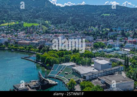 Sommer am östlichen Bodensee rund um das Strandbad von Bregenz in Vorarlberg die Ferienregion Bodensee bei Bregenz aus der Vogelperspektive Bregenz St Stockfoto
