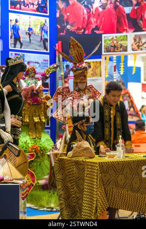 Putrajaya, Malaysia - 10. August 2022 Malaysia Agricultural Expo Stand mit der Kultur Ostmalaysias. Stockfoto