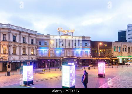 Regent Theatre at Dusk, The Octagon, Dunedin (Ōtepoti), Otago Region, Südinsel, Neuseeland Stockfoto