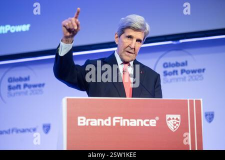 London, Großbritannien. Februar 2025. John Kerry - ehemaliger US-Außenminister/68. US-Außenminister spricht auf dem Global Soft Power Summit 2025 im QEII Centre. Quelle: Justin Ng/Alamy Live News. Stockfoto