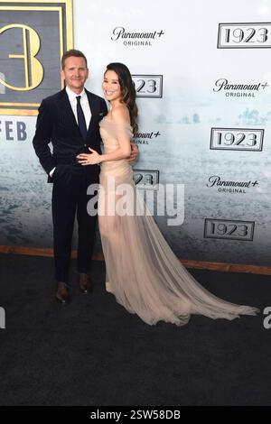 Sebastian Roche und Alicia Hannah-Kim bei der Premiere der 2. Staffel der Paramount Serie 1923 im Harmony Gold Theater. Los Angeles, 19.02.2025 *** Sebastian Roche und Alicia Hannah Kim bei der Premiere der zweiten Staffel der Paramount-Serie 1923 im Harmony Gold Theater Los Angeles, 19 02 2025 Foto:xD.xStarbuckx/xFuturexImagex 1923 5336 Stockfoto