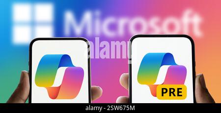 Dhaka, Bangladesch- 4. Oktober 2024: Das Logo von Microsoft Copilot und Copilot Pre wird auf dem Smartphone angezeigt. Stockfoto