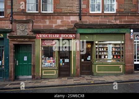 Außenansicht von Sessel Books, einem beliebten Antiquariat- und Second-Hand-Buchladen in West Port, Edinburgh, Schottland, Großbritannien. Stockfoto