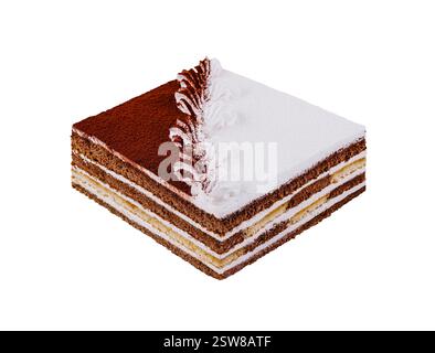 Köstlicher Tiramisu-Kuchen mit Schichten von Keksen, getränkt in Kaffee und Sahne dekoriert mit Kakaopulver Stockfoto