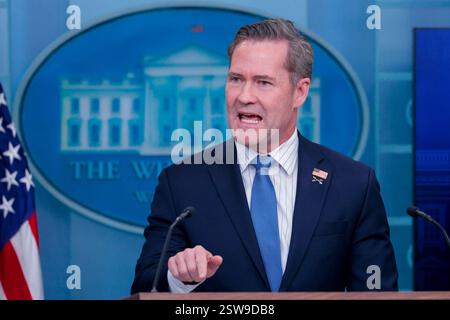Washington, Usa. Februar 2025. Der nationale Sicherheitsberater Michael Waltz hält während des täglichen Pressebriefings im Weißen Haus in Washington, DC, am Donnerstag, den 20. Februar 2025. Foto: Shawn Thew/UPI Credit: UPI/Alamy Live News Stockfoto