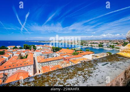 Blick von der Spitze des Glockenturms der Kirche St. Anastasia - Stosija in Zadar in der Innenstadt von Zadar Stockfoto