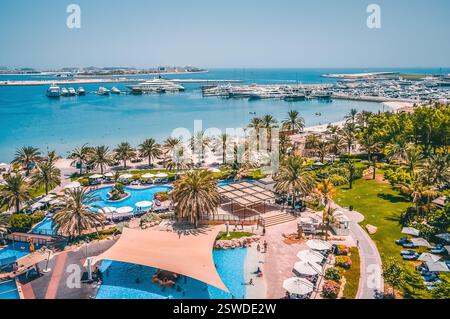 Panorama eines heißen Tages in der Metropole Dubai Stockfoto