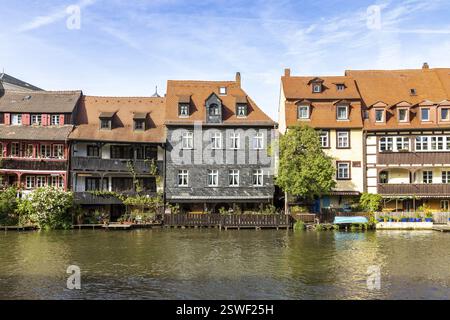 Alte kleine Fachwerkhäuser an der Regnitz, die sogenannten Fischerhäuser oder kleines Venedig, Bamberg, Bayern, Deutschland, Europa Stockfoto