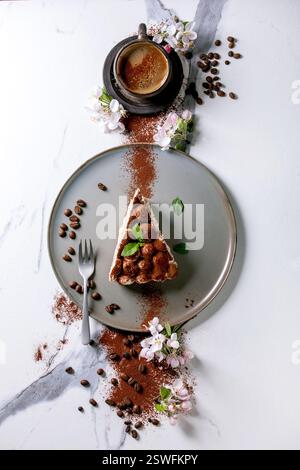 Hausgemachtes glutenfreies Tiramisu traditionelles italienisches Dessert Stockfoto