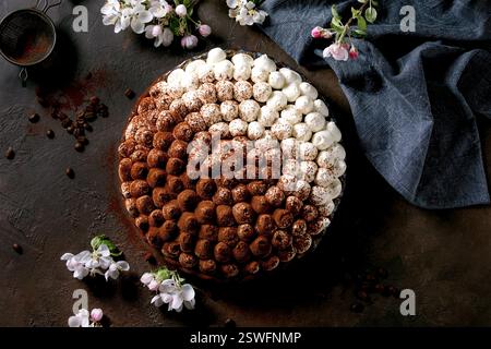 Hausgemachtes glutenfreies Tiramisu traditionelles italienisches Dessert Stockfoto