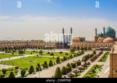 Ali Qapu ist ein kaiserlicher Palast in Isfahan, Iran. Es befindet sich auf der westlichen Seite des Naqsh-e Jahan Platzes, ist Safawiden Architektur. Stockfoto