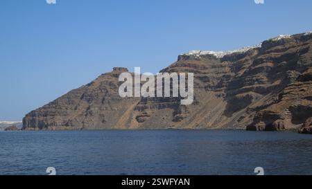 Santorini Insel Caldera, Imerovigli und Skaros Felsen, Ägäis Meer, Kykladen, Griechenland Stockfoto