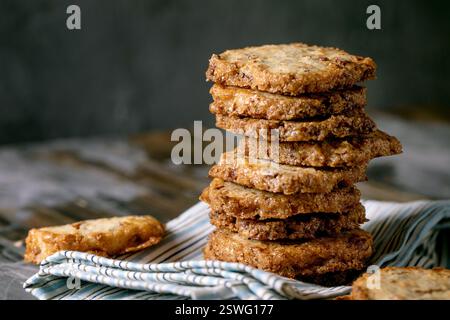 Hausgemachte Shortbread Zuckerkekse mit Nüssen und Schokolade Stockfoto