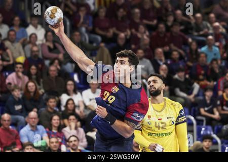 Javier Rodriguez vom FC Barcelona während der EHF Champions League, Gruppenphase, Handballspiel zwischen dem FC Barcelona und Industria Kielce am 20. Februar 2025 im Palau Blaugrana in Barcelona, Spanien Stockfoto