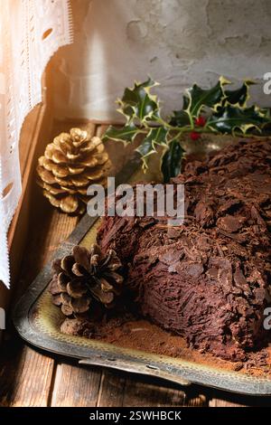 Hausgemachte Schokolade Yule Bûche Stockfoto