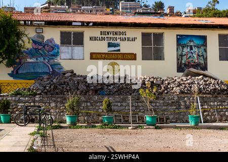 Ein pulsierender Blick auf den Mercado de San Blas in Cusco, Peru Stockfoto
