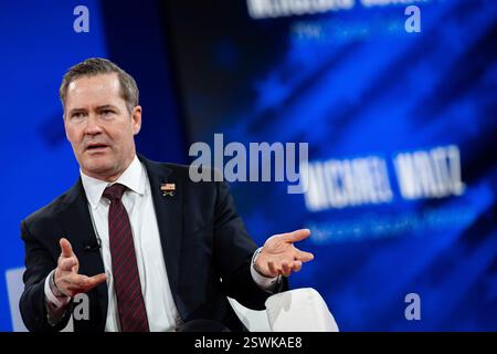 National Harbor, Maryland, USA. Februar 2025. Michael Waltz, nationaler Sicherheitsberater der Vereinigten Staaten, spricht am Freitag, den 21. Februar 2025 auf der Konservativen Politischen Aktionskonferenz (CPAC) in National Harbor, Maryland, USA. 2025. Vermerk: Annabelle Gordon/CNP/dpa/Alamy Live News Stockfoto