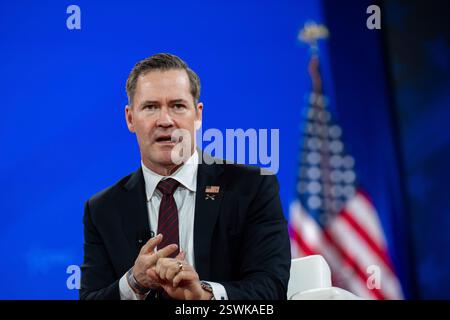 National Harbor, Maryland, USA. Februar 2025. Michael Waltz, nationaler Sicherheitsberater der Vereinigten Staaten, spricht am Freitag, den 21. Februar 2025 auf der Konservativen Politischen Aktionskonferenz (CPAC) in National Harbor, Maryland, USA. 2025. Vermerk: Annabelle Gordon/CNP/dpa/Alamy Live News Stockfoto