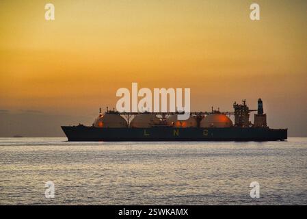 Seeschiff LNG SOKOTO, Transport von Flüssigerdgas, LNG, vor der Küste Teneriffas, Kanarische Inseln, Santa Cruz de Teneriffa, Spanien. Stockfoto