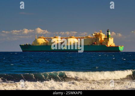 Seeschiff LNG SOKOTO, Transport von Flüssigerdgas, LNG, vor der Küste Teneriffas, Kanarische Inseln, Santa Cruz de Teneriffa, Spanien. Stockfoto