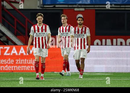 Oss, Niederlande. Februar 2025. OSS, 21.02.2025, Frans Heesen Stadium, niederländischer Fußball Keuken Kampioen Divisie Saison 2024/2025, Spiel zwischen TOP Oss - FC Emmen, TOP Oss - Emmen enttäuscht während des Spiels TOP Oss - Emmen Credit: Pro Shots/Alamy Live News Stockfoto